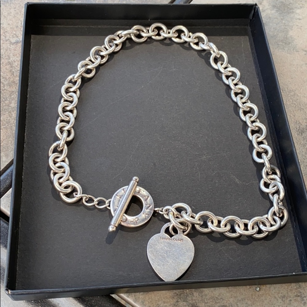 SEND OFFERS Tiffany’s heart toggle chain necklace